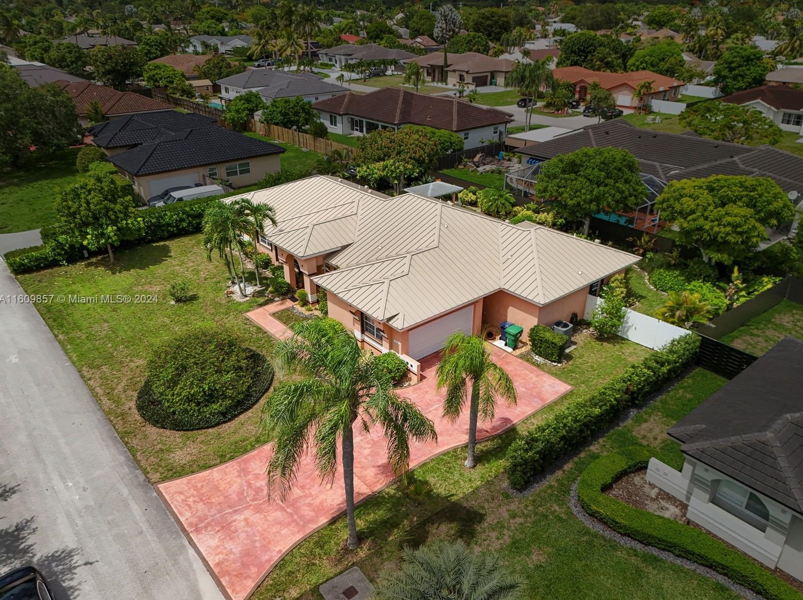 15765 153rd Ct, Miami, FL 33187-5498