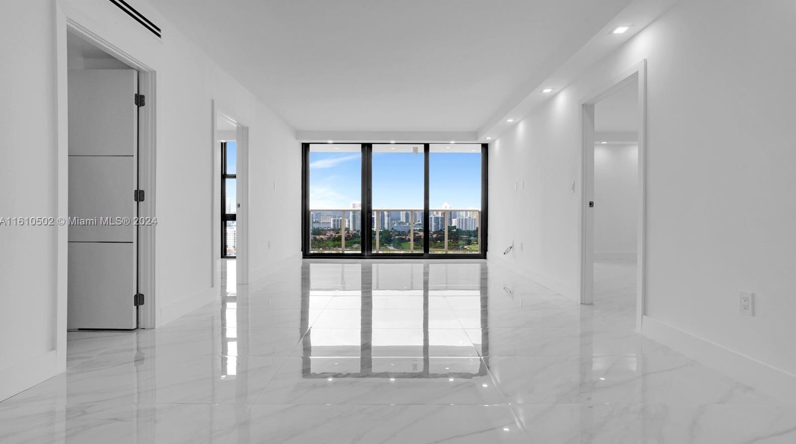 3625 N Country Club Dr #2608, Miami, FL 33180