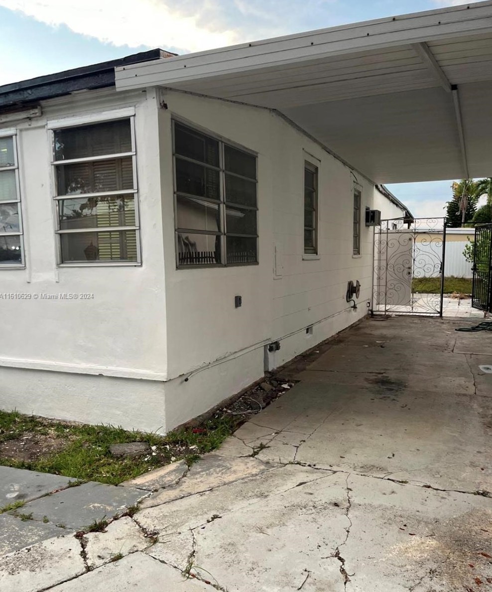 4237 7th St, Miami, FL 33134-2612