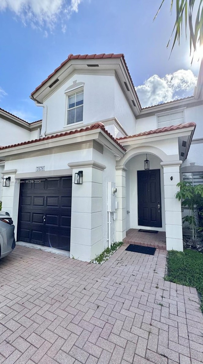 7876 Nw 109th Path, Miami, FL 33178