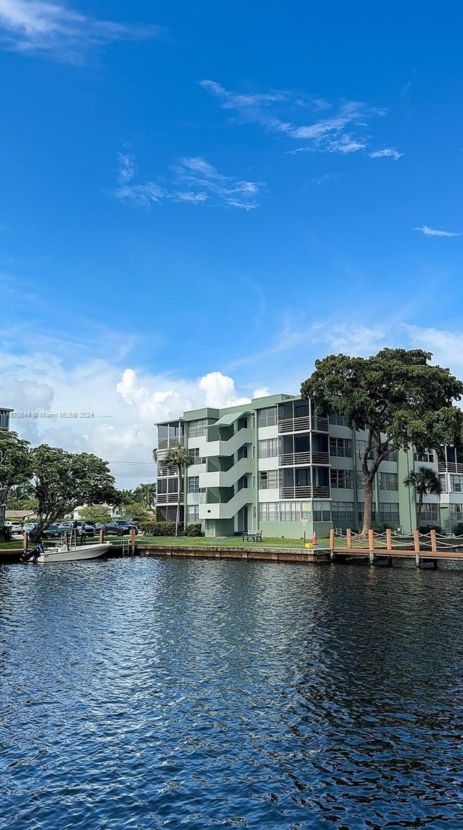 2761 Taft St, Hollywood FL 33020-2918 exterior