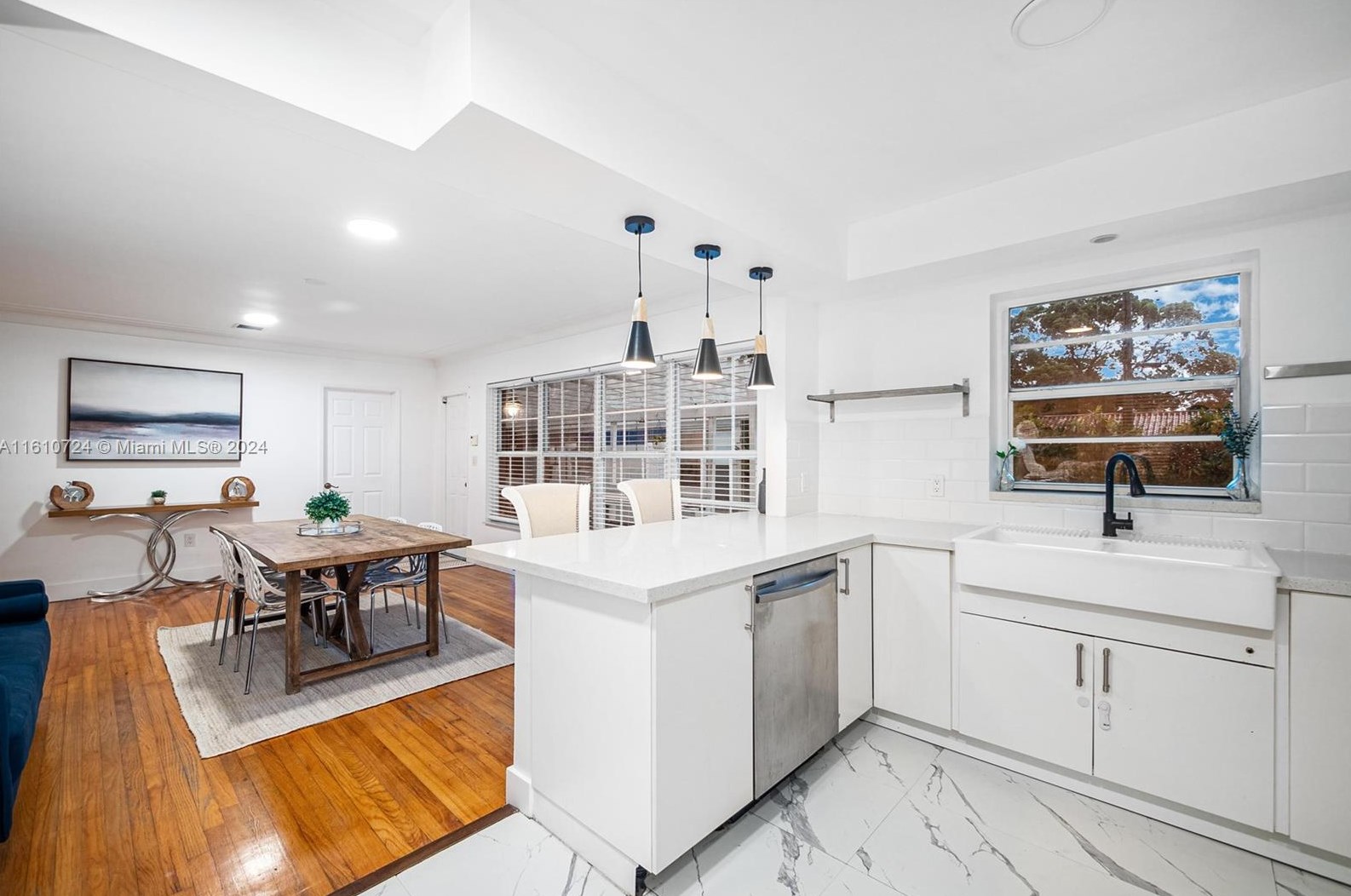 560 107 St, Miami FL 33156-4162 exterior