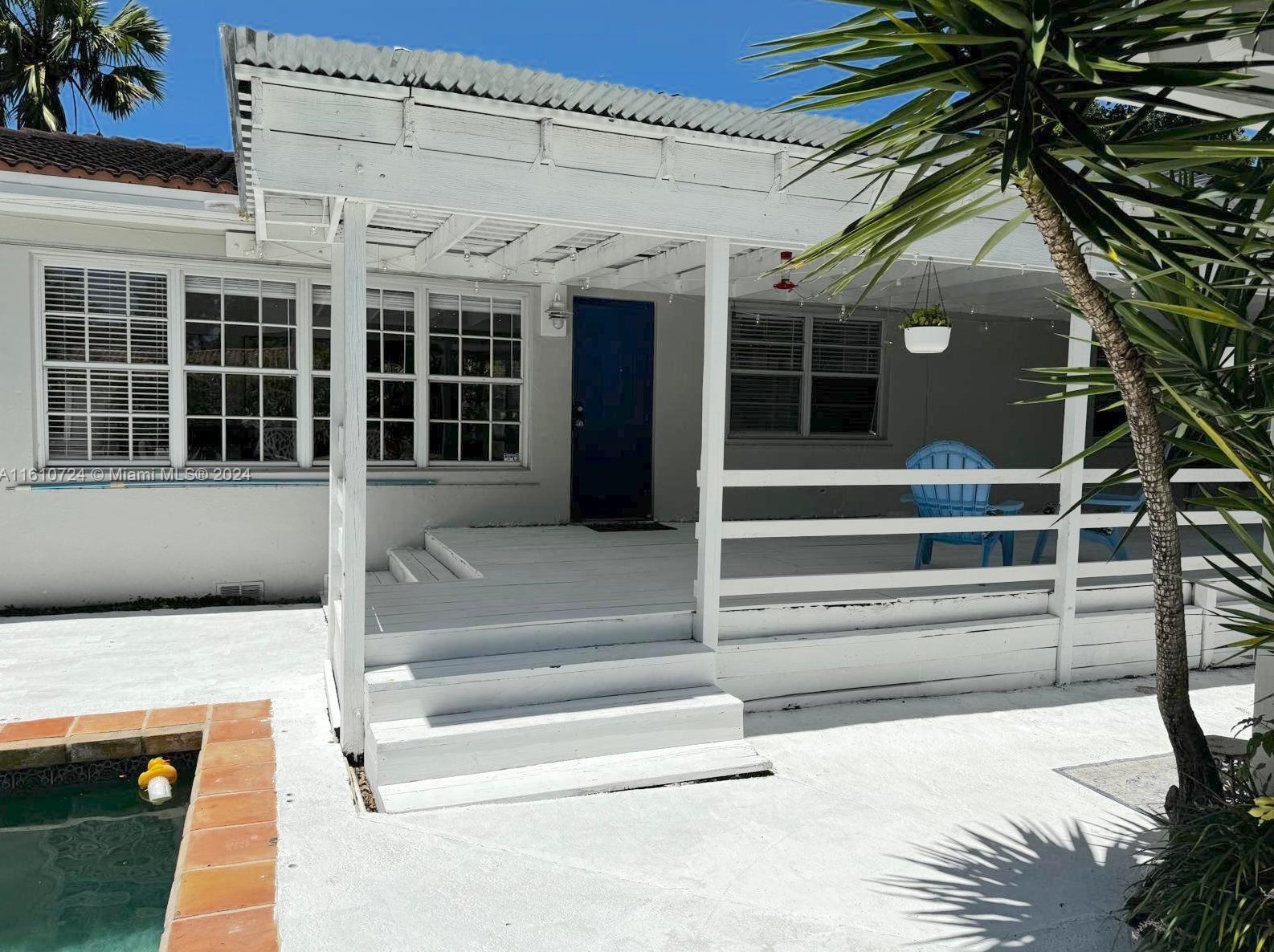 560 107 St, Miami FL 33156-4162 exterior