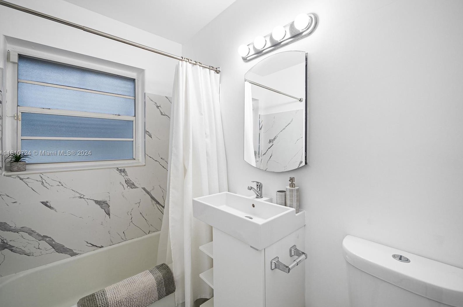 560 107 St, Miami FL 33156-4162 exterior