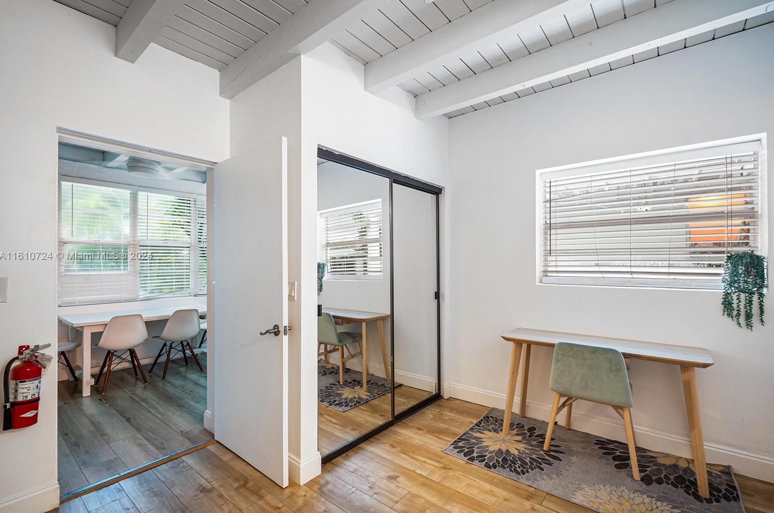 560 107 St, Miami FL 33156-4162 exterior