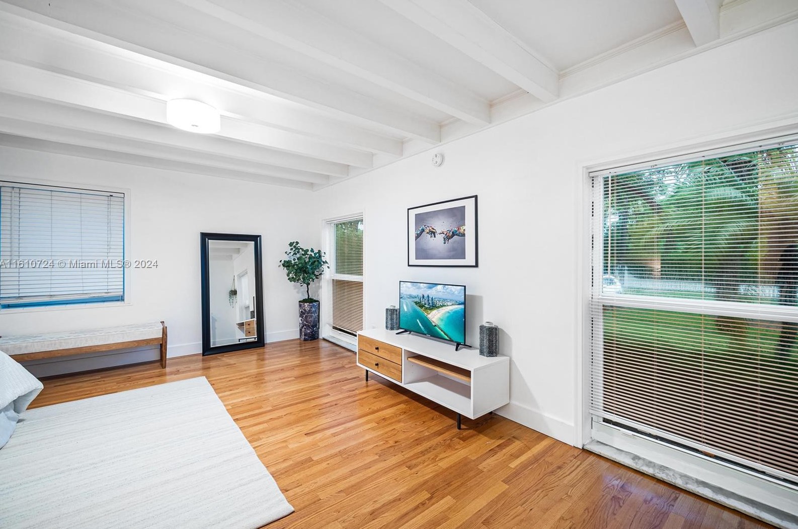 560 107 St, Miami FL 33156-4162 exterior