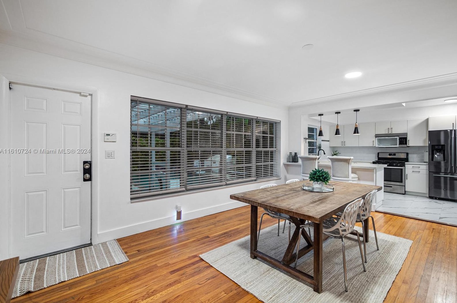 560 107 St, Miami FL 33156-4162 exterior