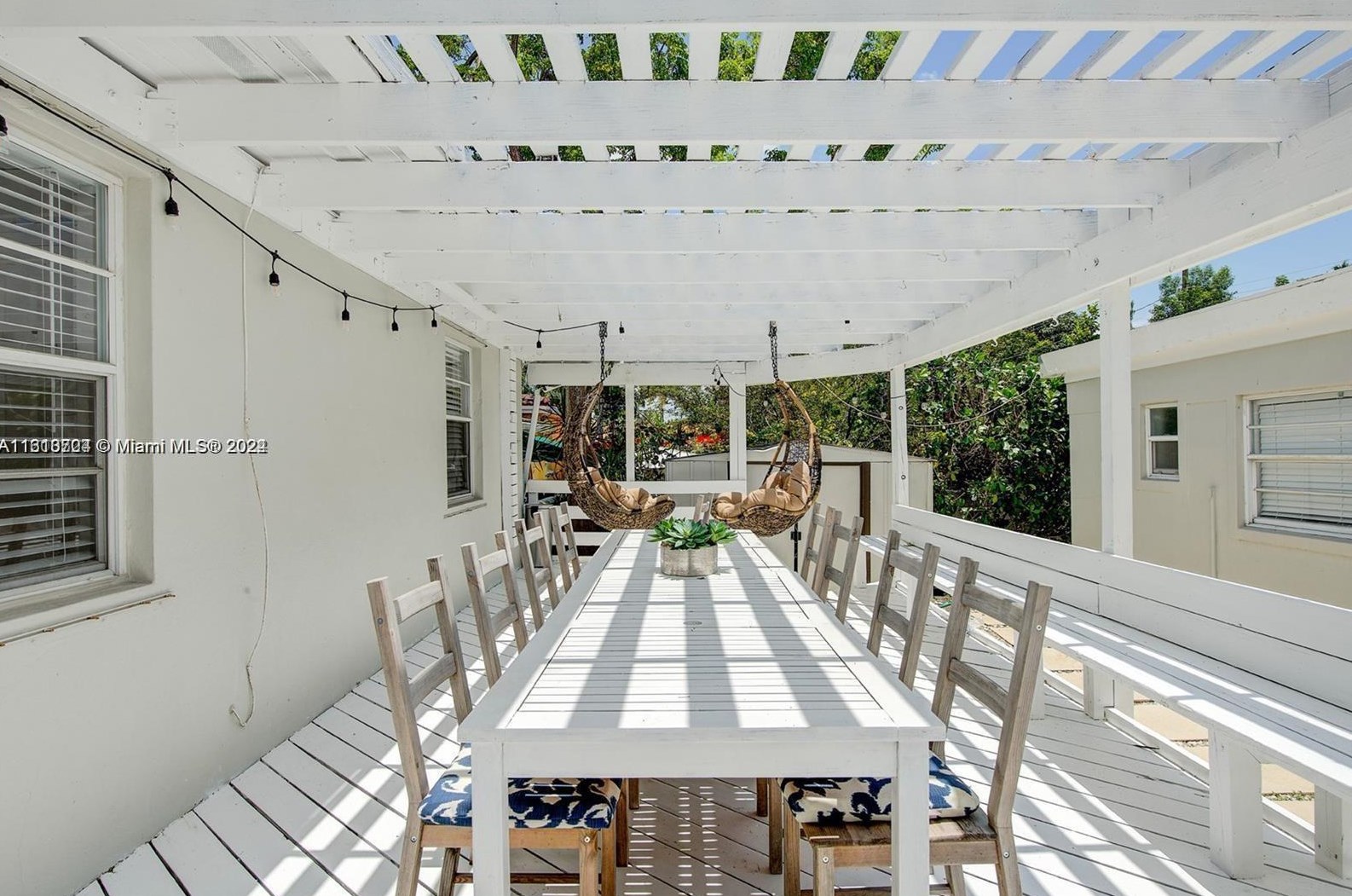 560 107 St, Miami FL 33156-4162 exterior