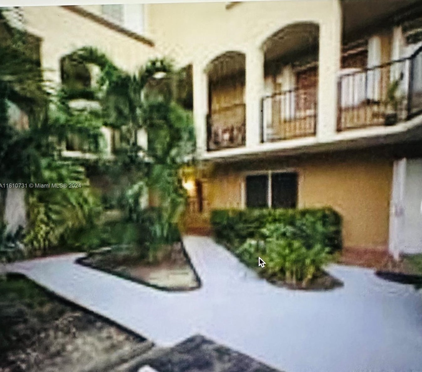 631 Nw 82nd Ave Apt 208, Miami, FL 33126