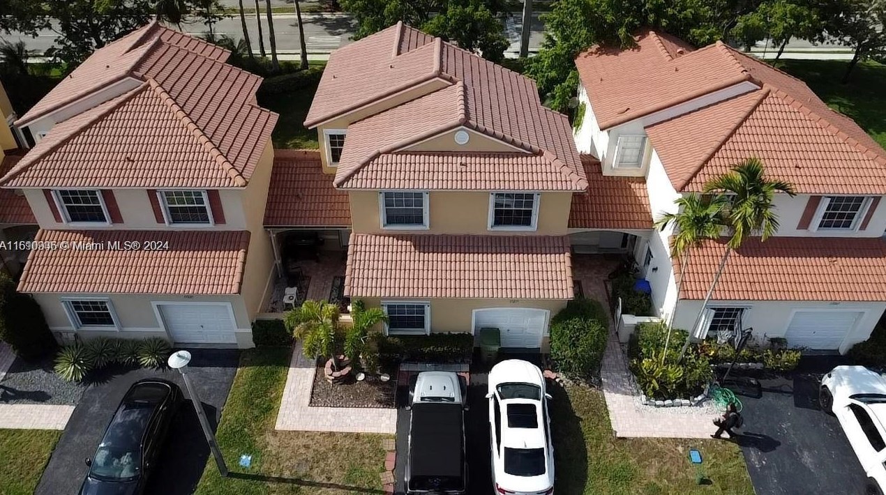 17217 Nw 8th St #home, Hollywood, FL 33029