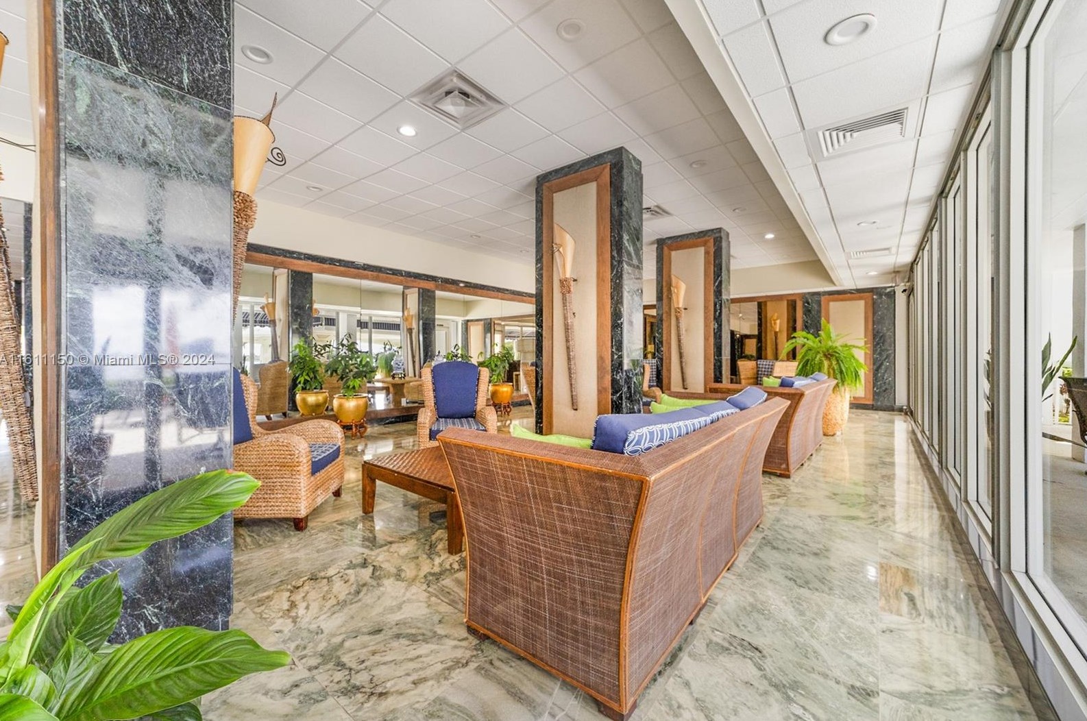 500 Bayview Dr, Miami FL  33160-4710 exterior