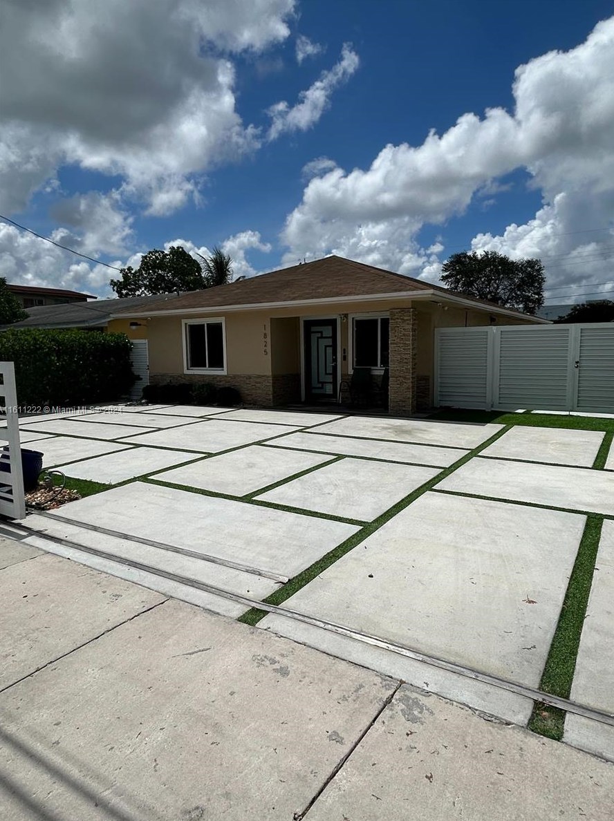 1825 154th St, Miami FL  33054-2936 exterior