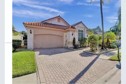 1525 W Lacosta Dr W, Pembroke Pines, FL 33027 - Photo 1