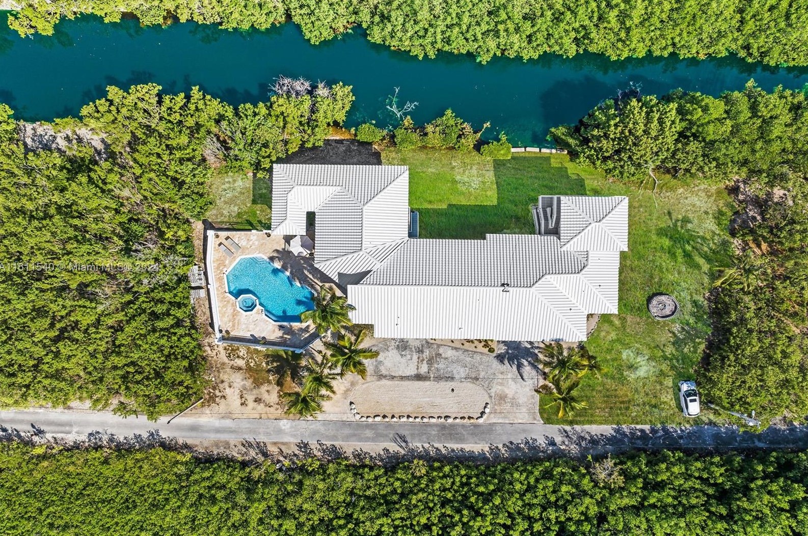 914 Grande Ave, Key Largo, FL 33037