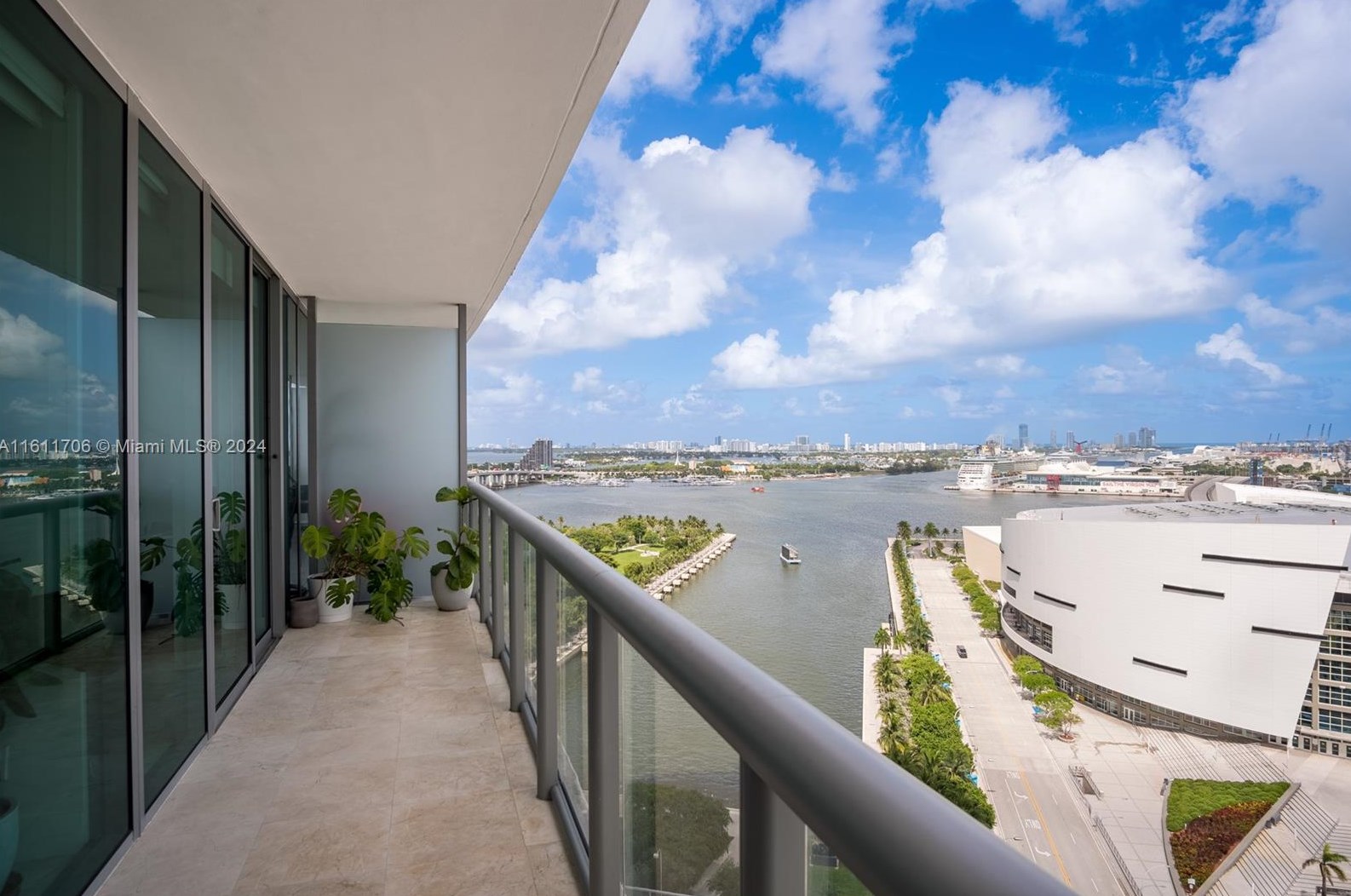 888 Biscayne Blvd #2004, Miami, FL 33132