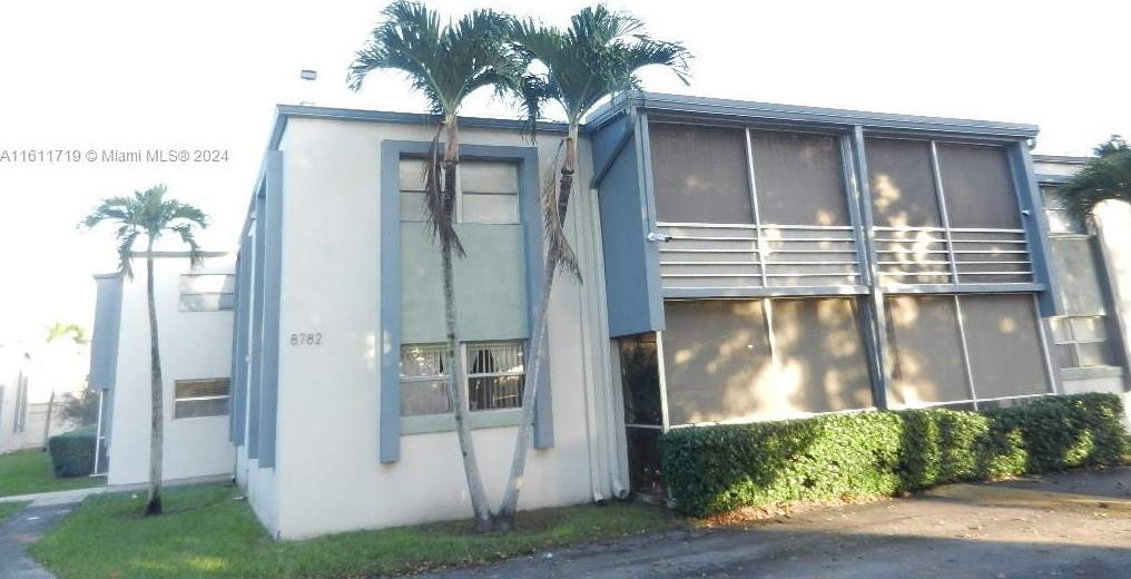 8782 Sw 12th St #207, Miami, FL 33174
