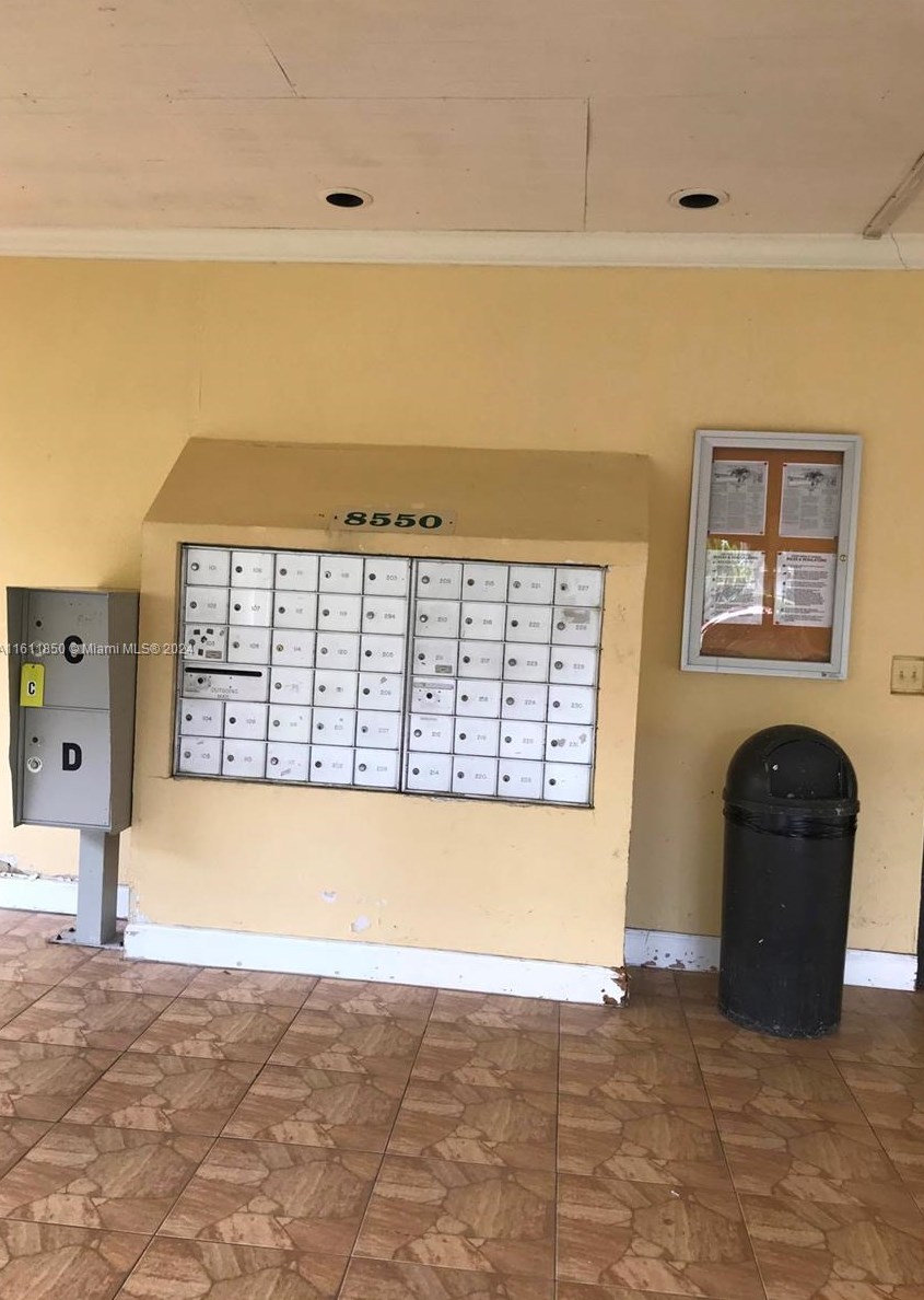 8550 109th Ave, Miami FL  33173-4460 exterior