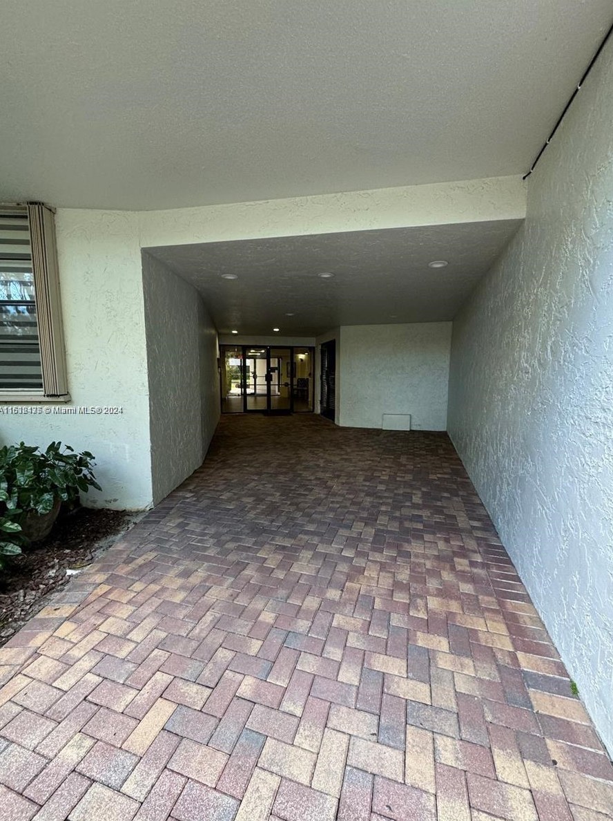 10852 N Kendall Dr #418, Miami, FL 33176