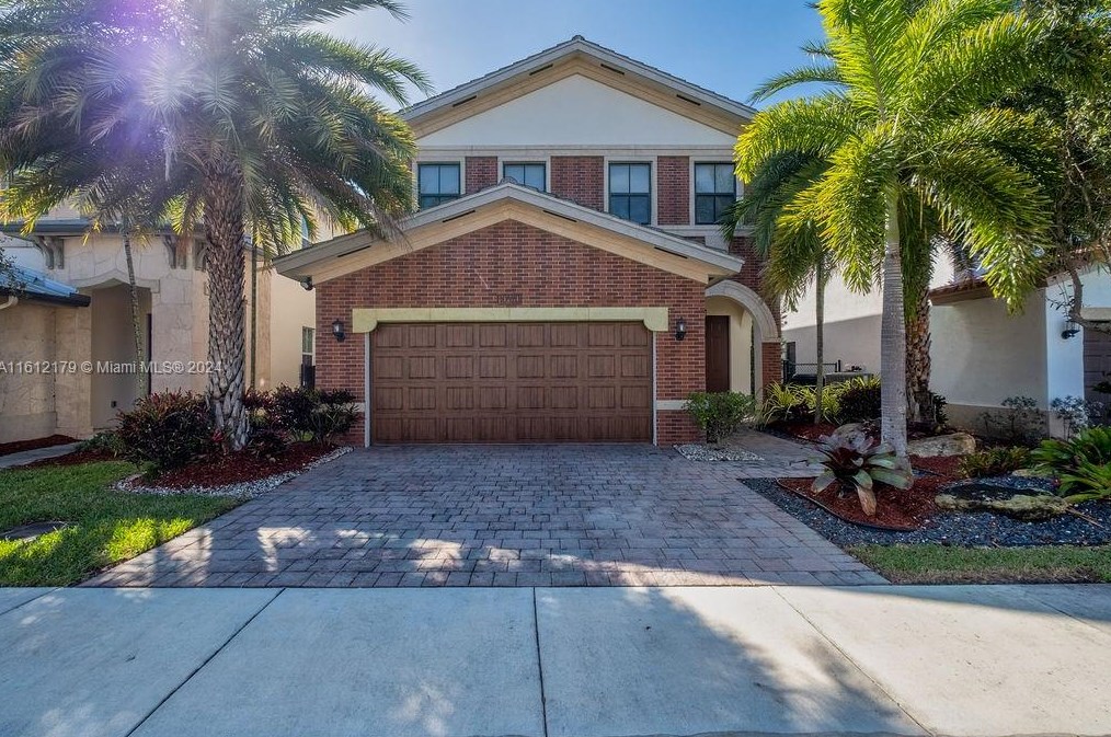 10520 69th Ter, Miami, FL 33178-1325