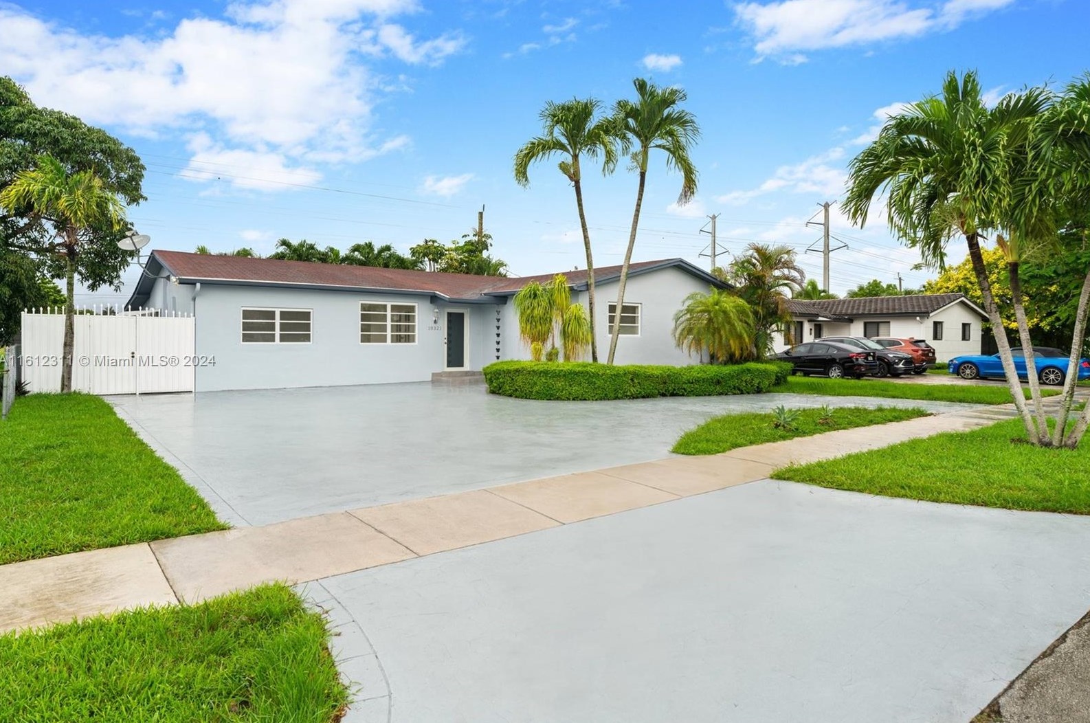 10321 37th St, Miami, FL 33165-3815