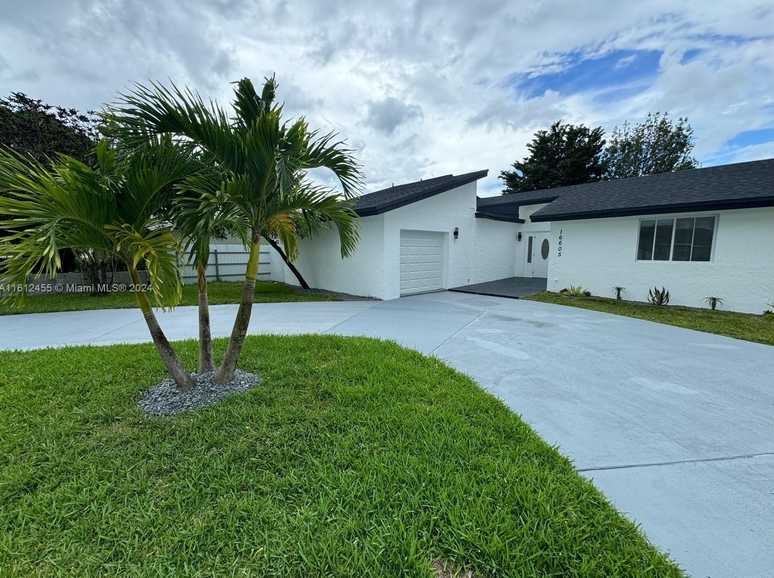 16605 104th Ct, Miami, FL 33157-3026