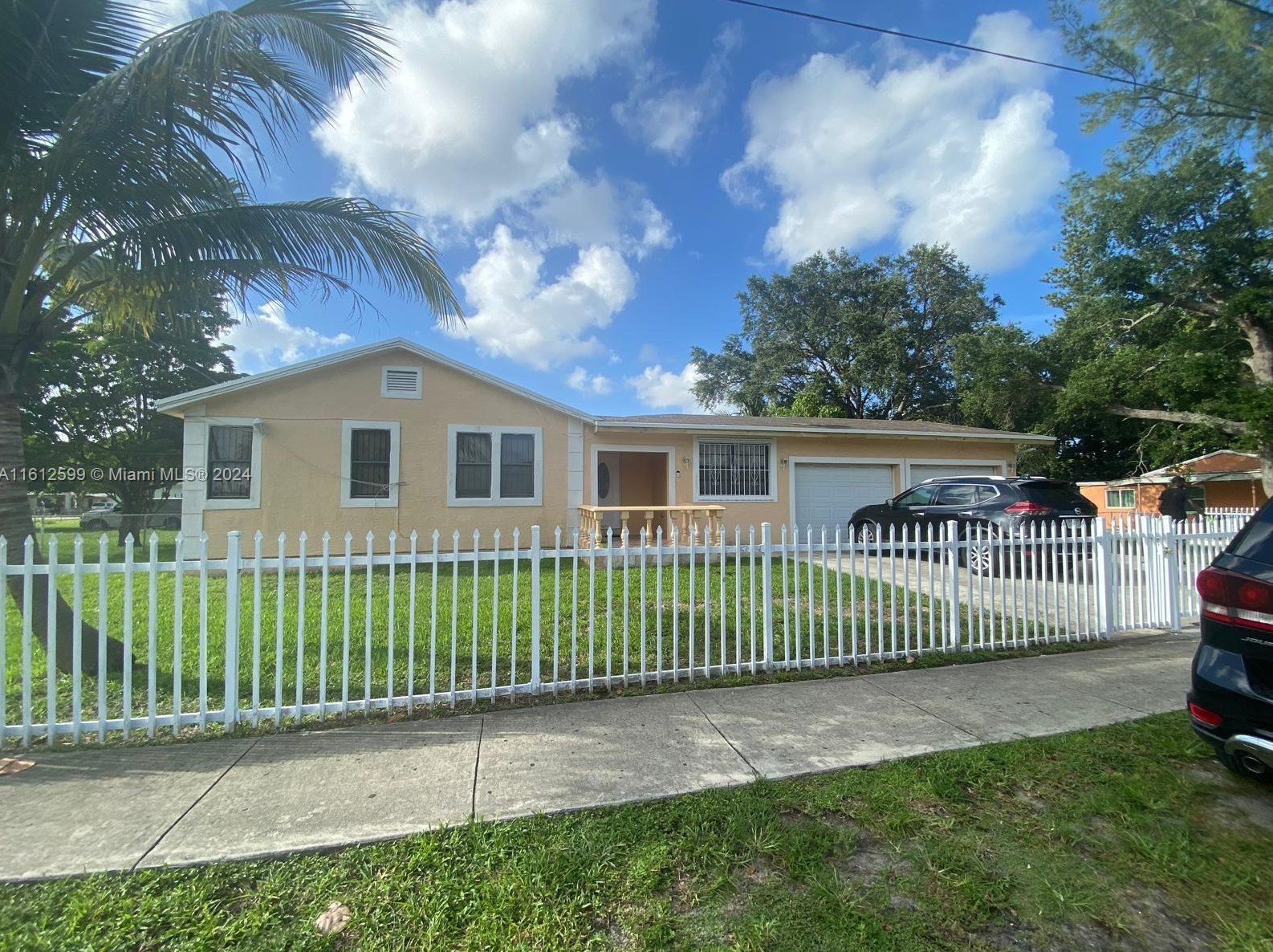 425 Ne 172nd St #425, Miami, FL 33162