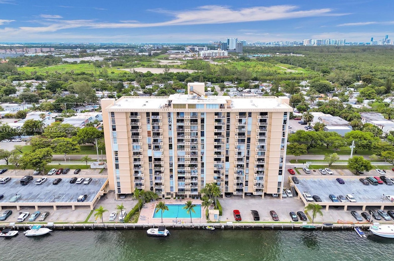 2350 Ne 135th St #1207, Miami, FL 33181