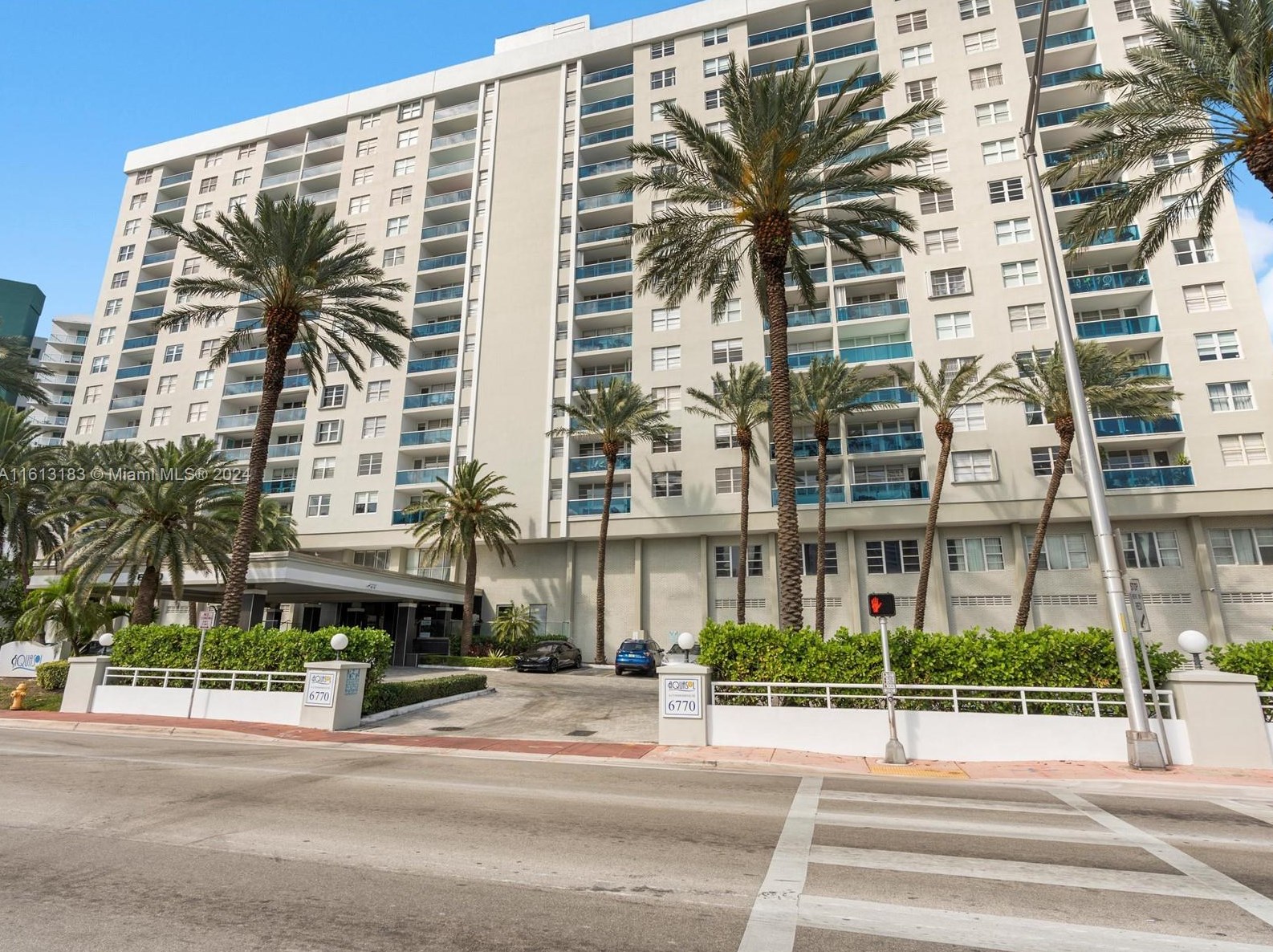 6770 Indian Creek Dr, Miami Beach FL  33141-5702 exterior