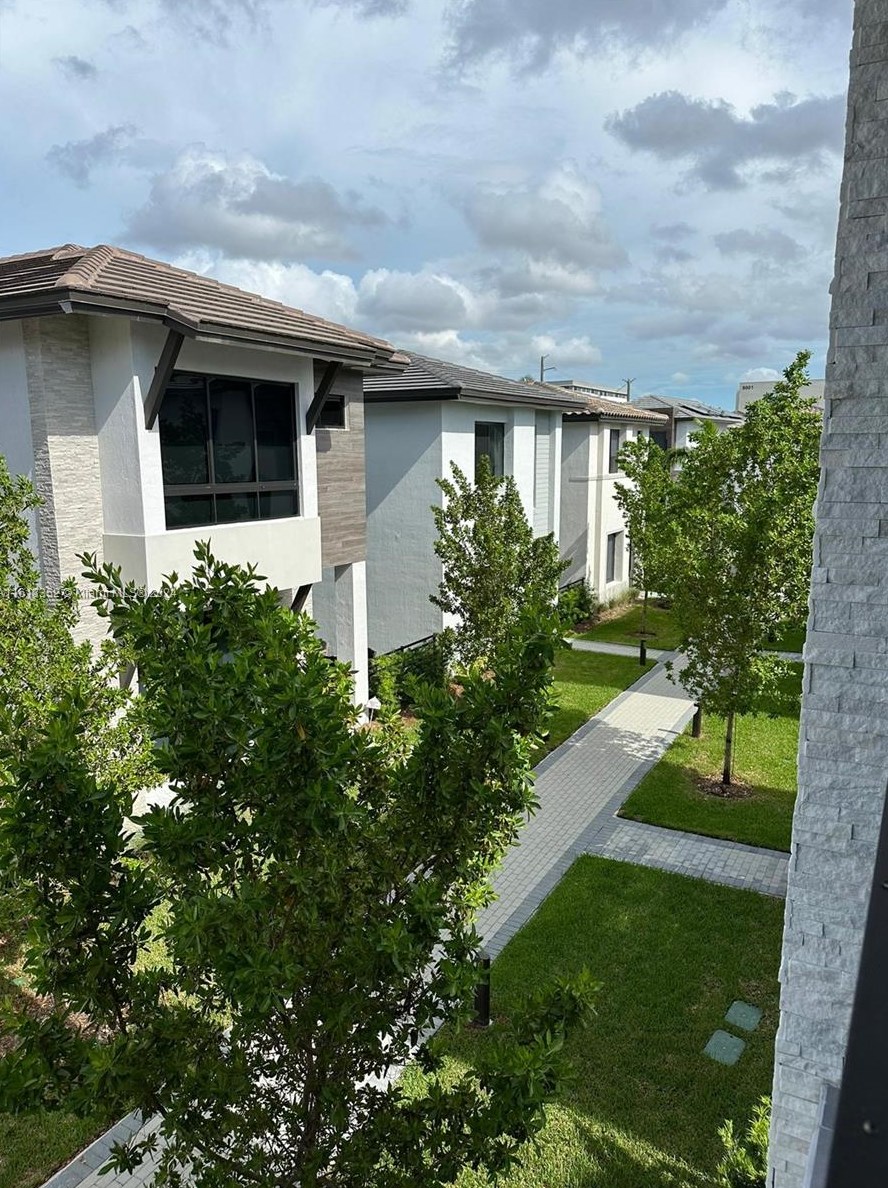 4339 80th Ct, Miami, FL 33166-1261