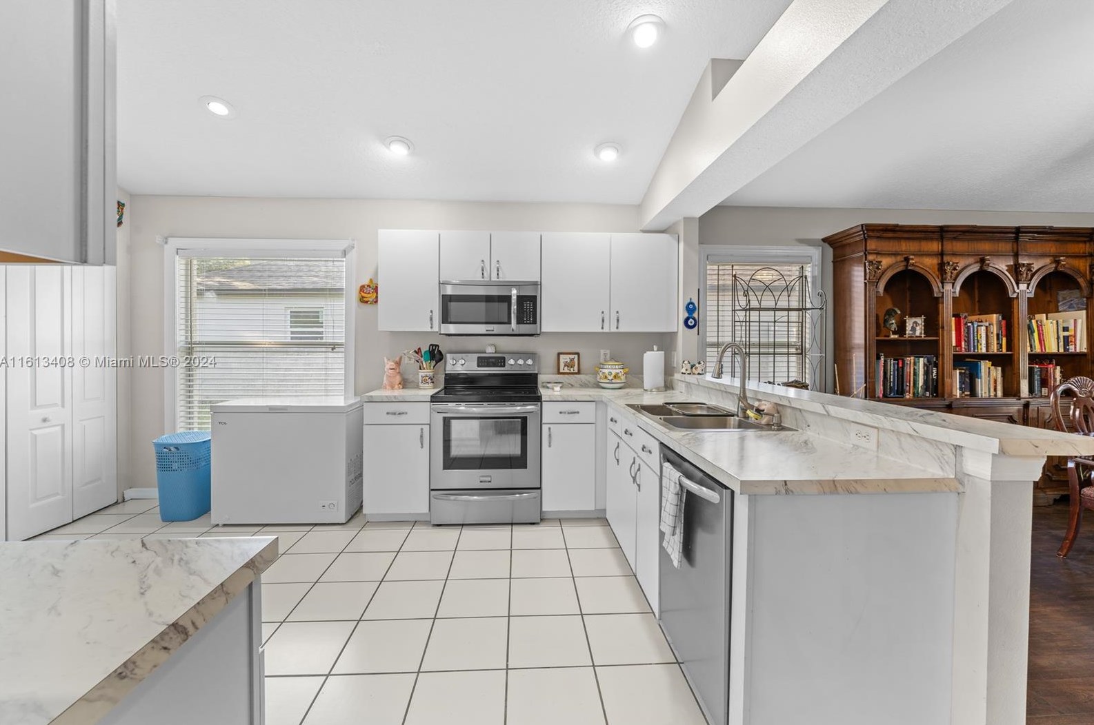 3861 Bellewater Blvd, Riverview FL  33578-3101 exterior