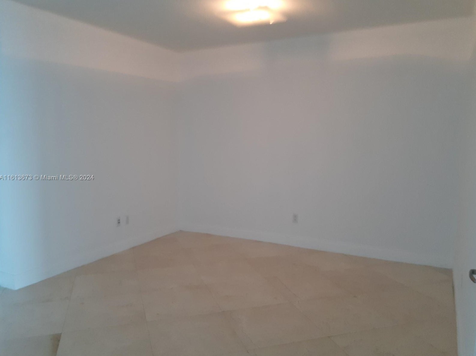 1331 Brickell Bay Dr, Miami FL  33131-3690 exterior