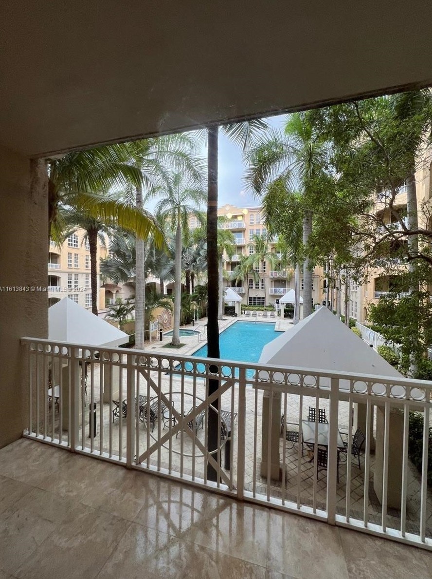3001 Ne 185th St #218, Miami, FL 33180