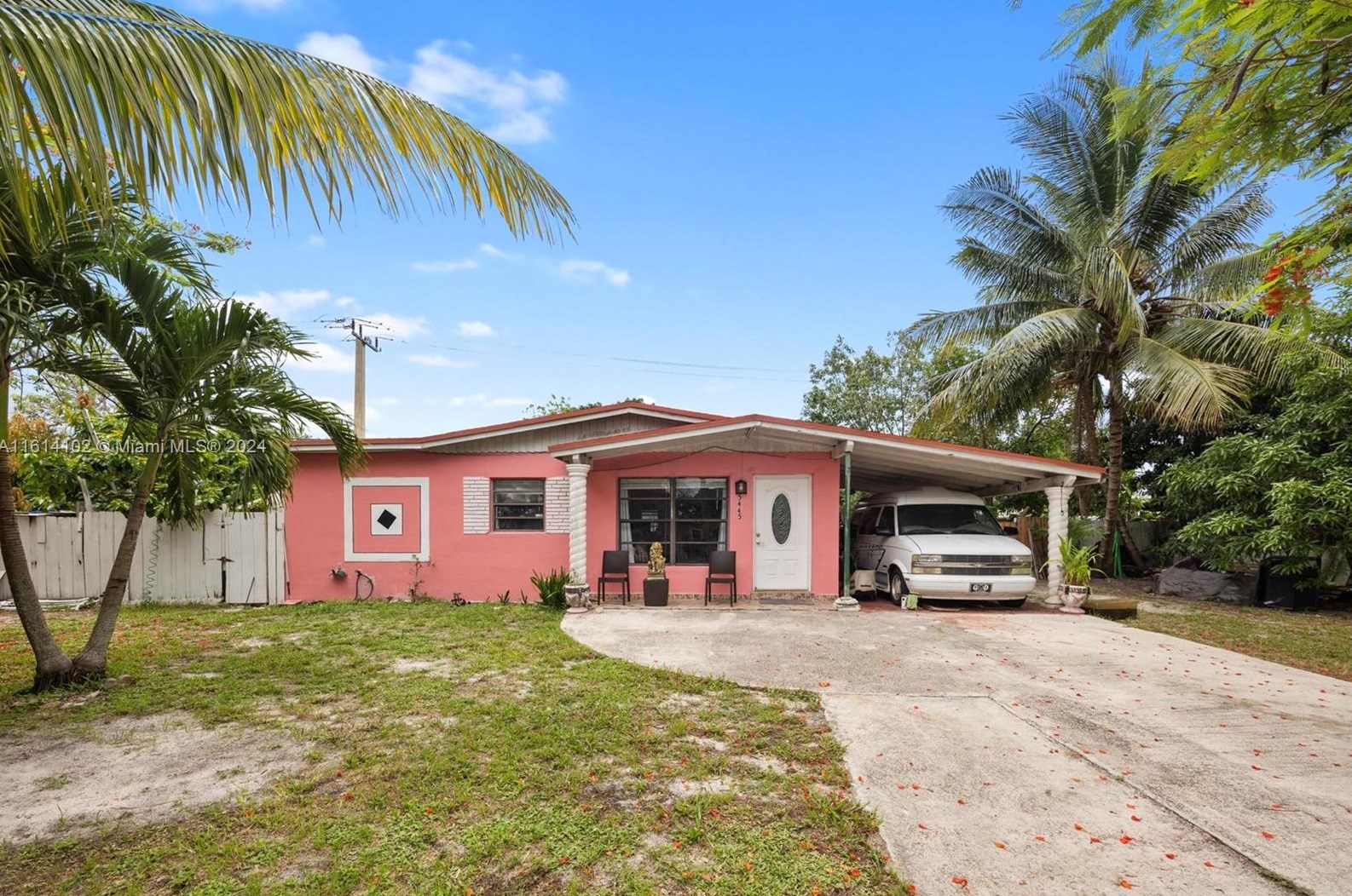 5445 Nw 173rd Dr, Miami, FL 33055