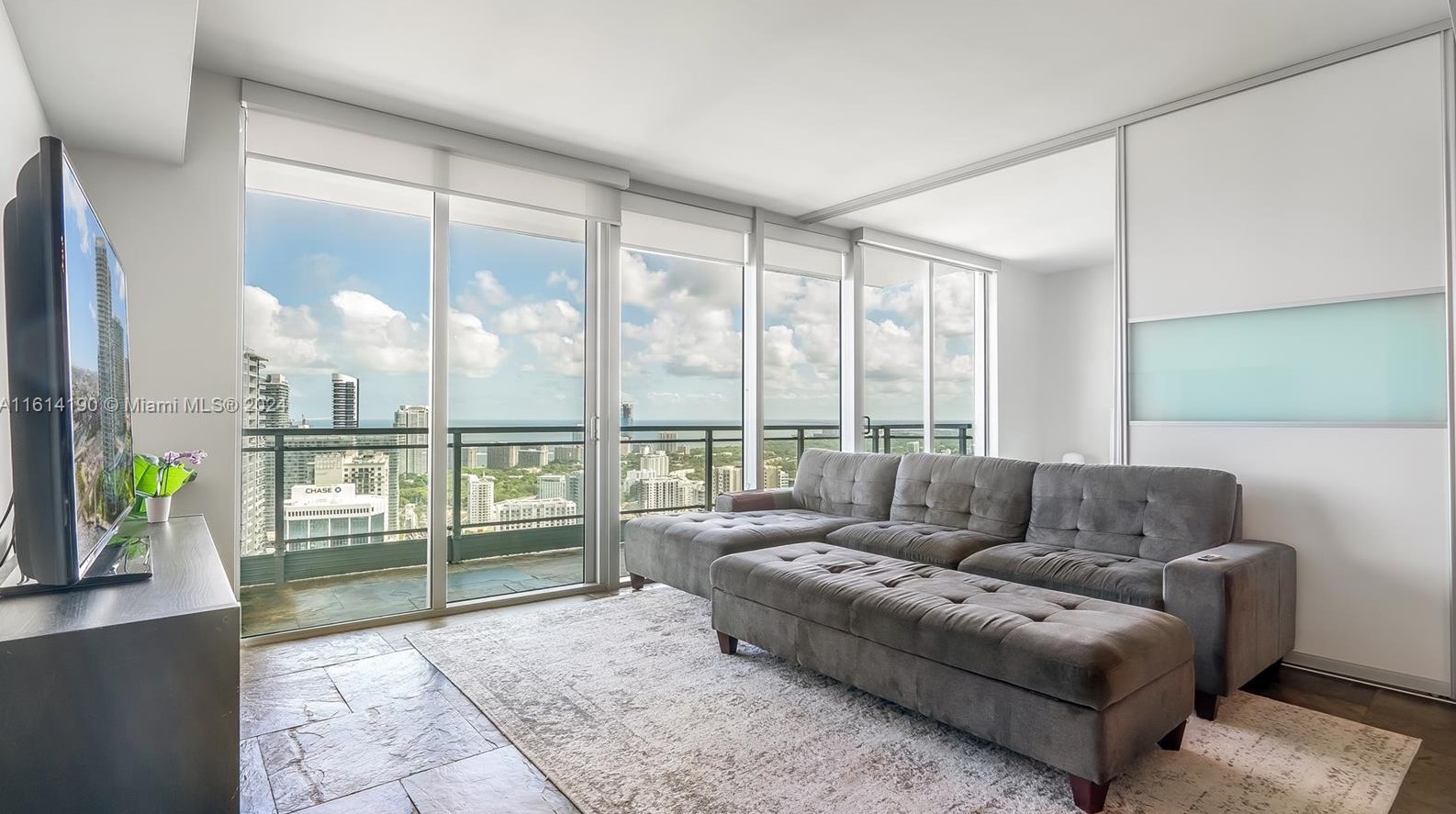 92 Sw 3rd St #4804, Miami, FL 33130