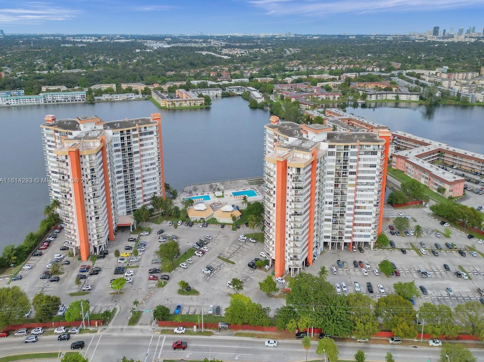1351 Ne Miami Gardens Dr #1713e, Miami, FL 33179