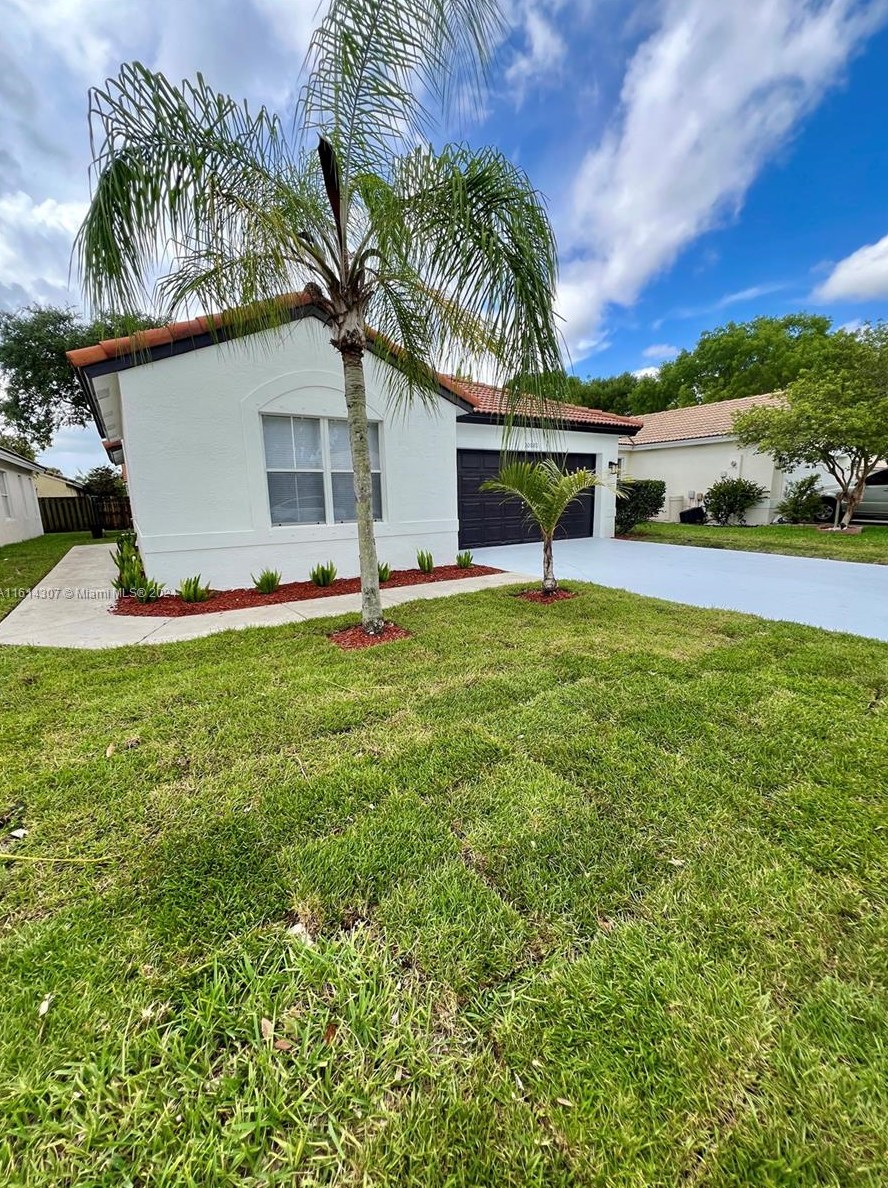 20882 Nw 19th St, Hollywood, FL 33029