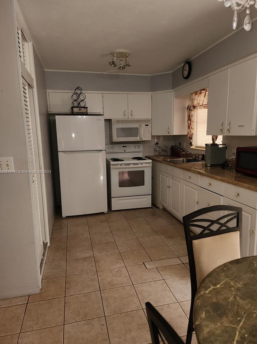 2241 Monroe St #11, Hollywood, FL 33020