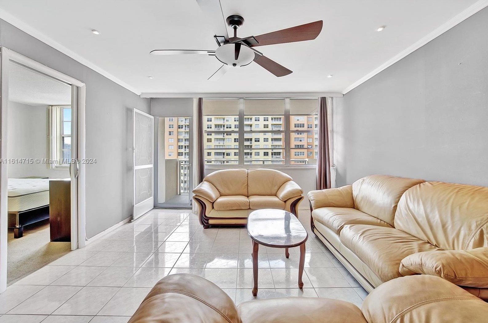 250 174th St #1608, Miami, FL 33160