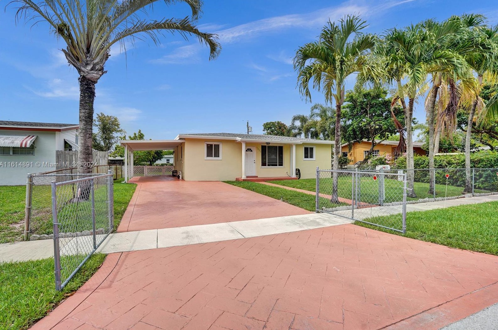 7221 Hayes St, Hollywood, FL 33024-5513