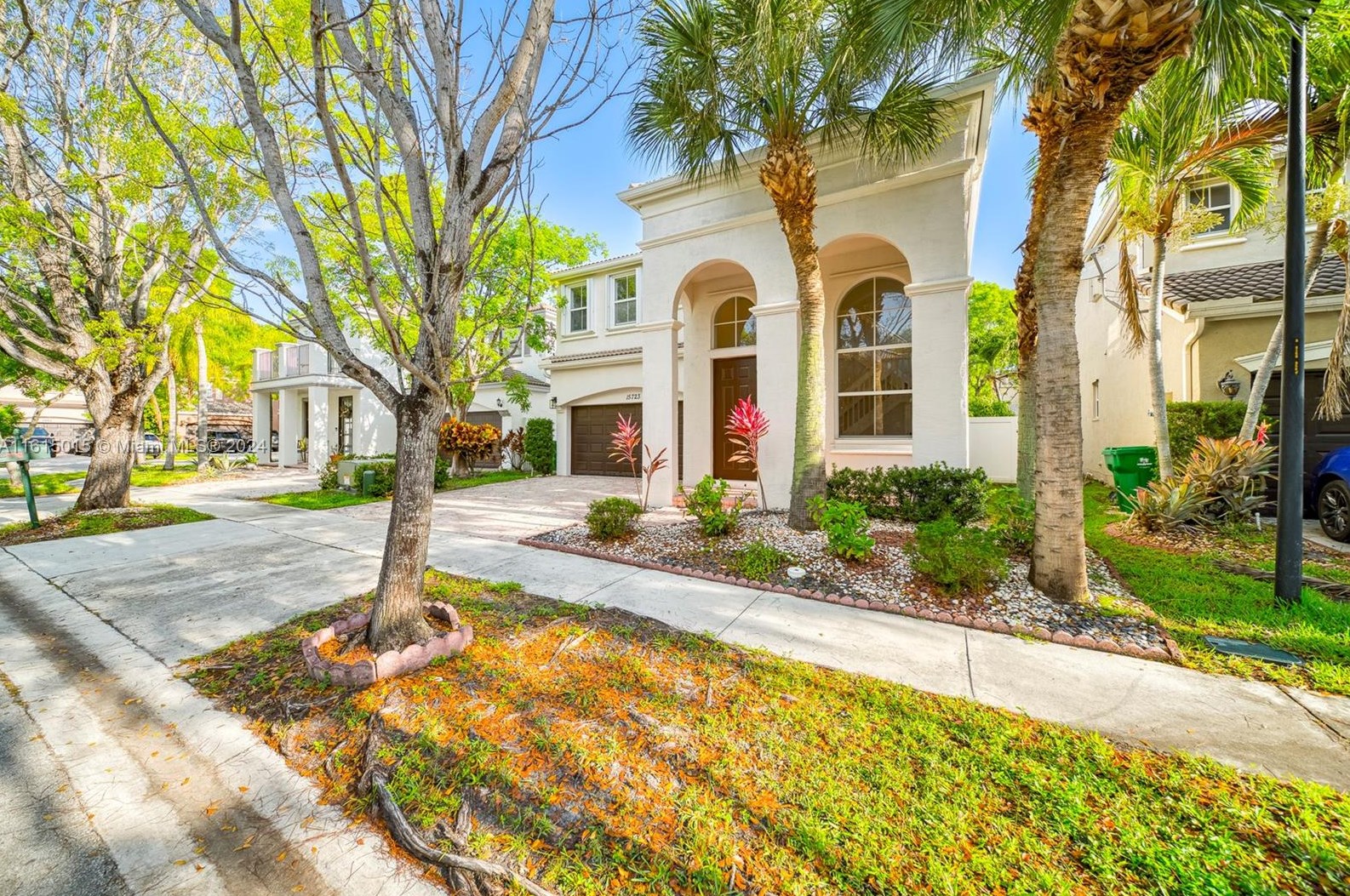 15723 Sw 48th Dr, Hollywood, FL 33027