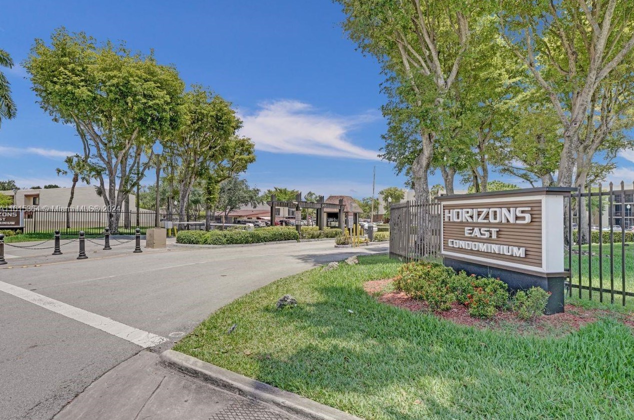 8035 107th Ave, Miami FL  33173-4845 exterior