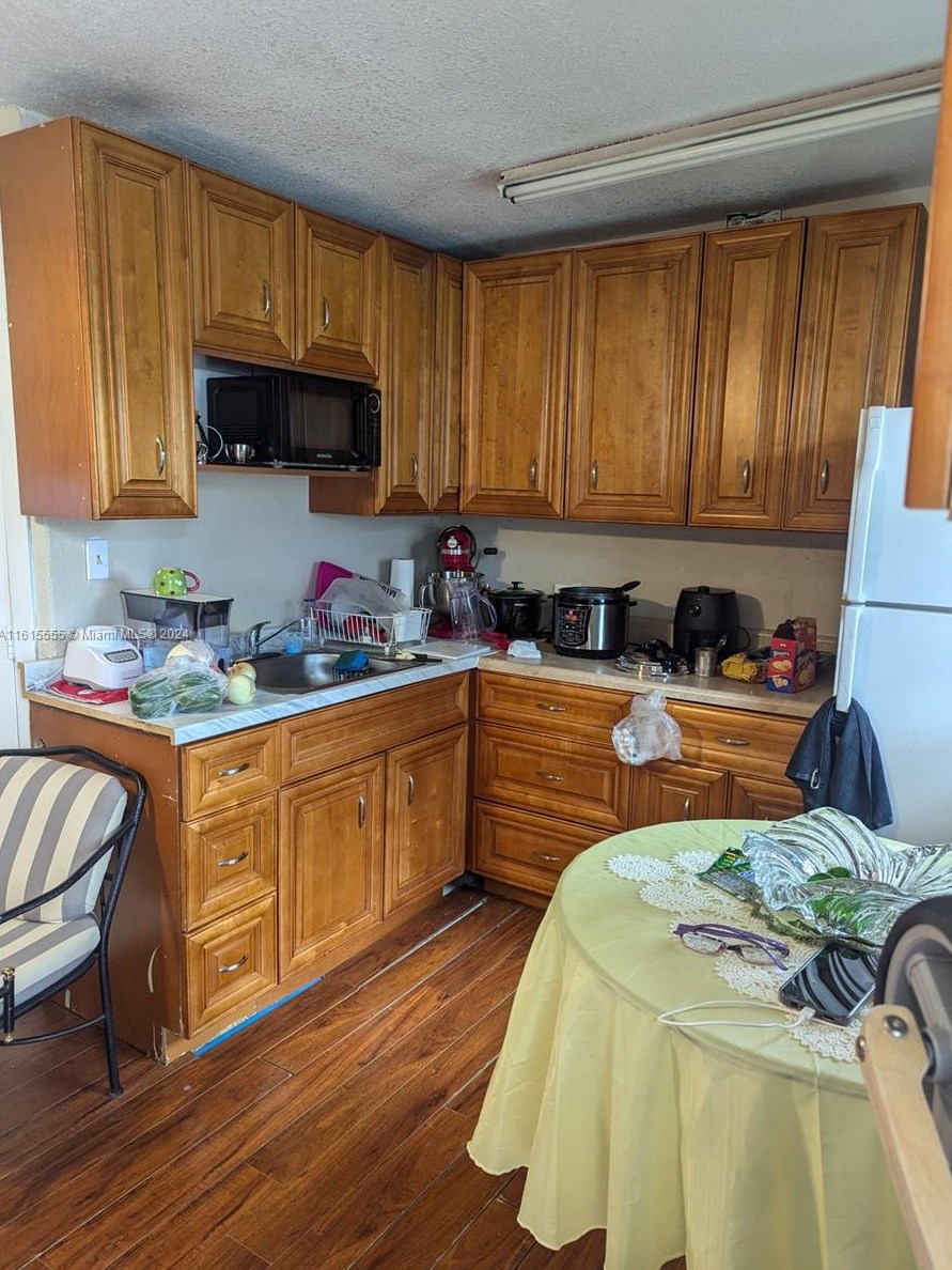 6160 18th St, Miami, FL 33155-2133