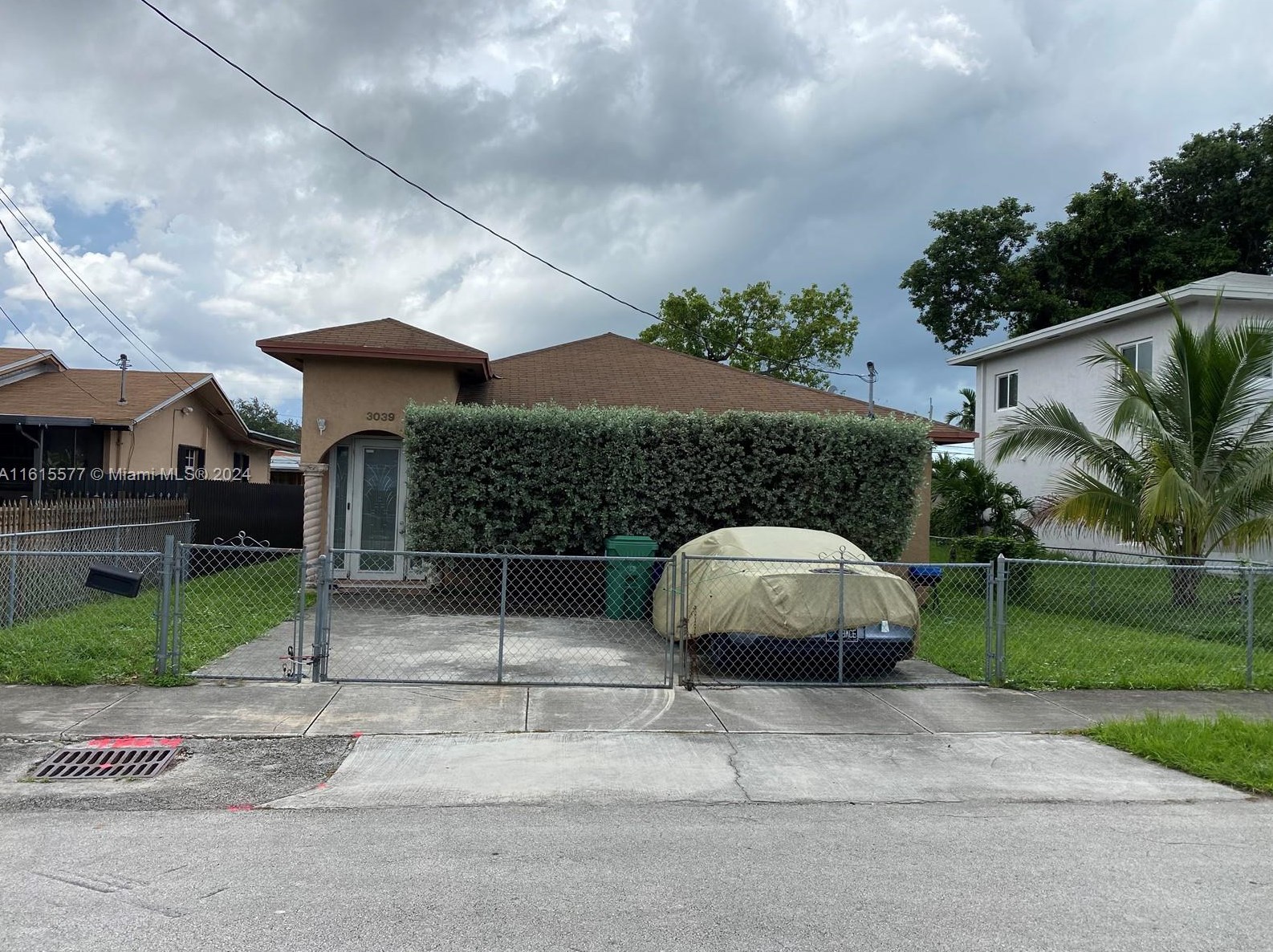 3039 51st Ter, Miami, FL 33142-3448