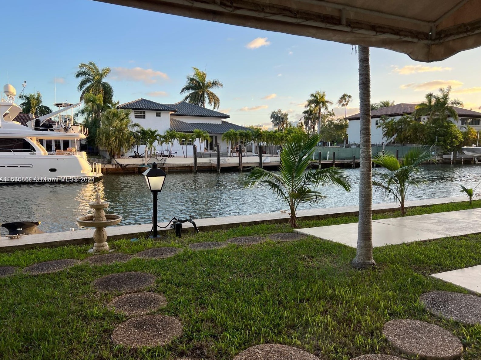 2935 Ne 163rd St #5c, Miami, FL 33160