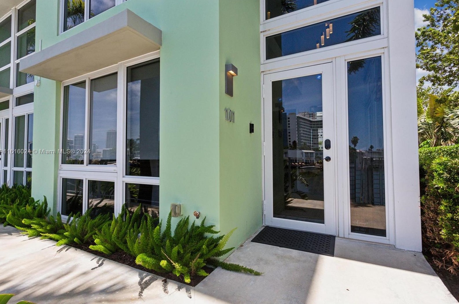 101 N Shore Dr, Miami Beach, FL 33141