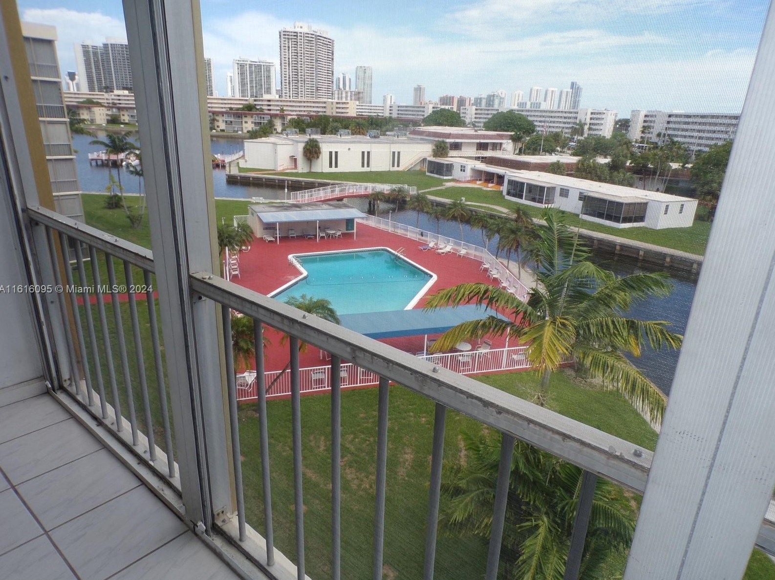 2859 Leonard Dr #g512, Miami, FL 33160