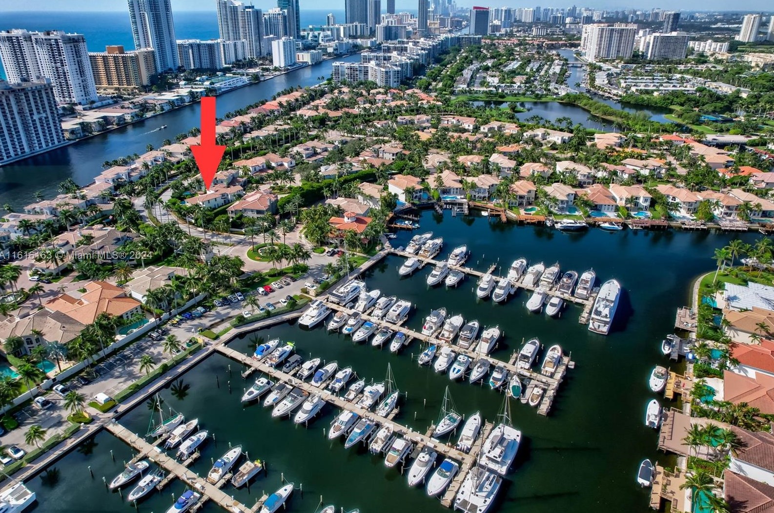 808 Spinnaker Dr, Hollywood, FL 33019-5025