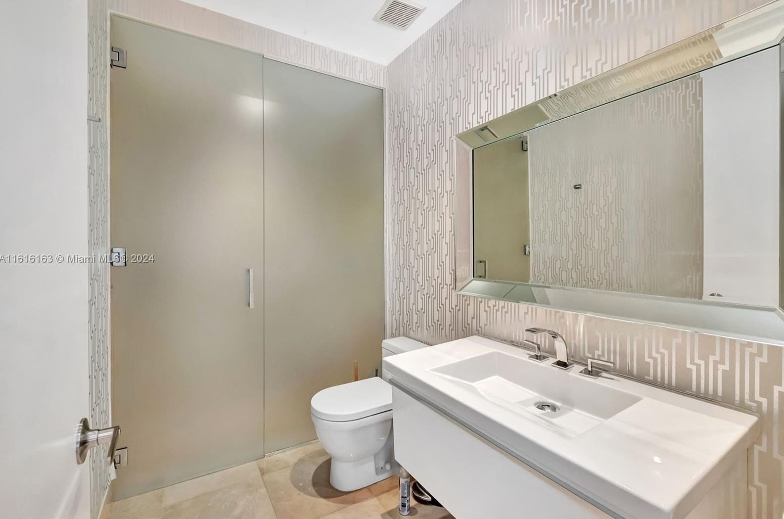 808 Spinnaker Dr, Hollywood FL 33019-5027 exterior