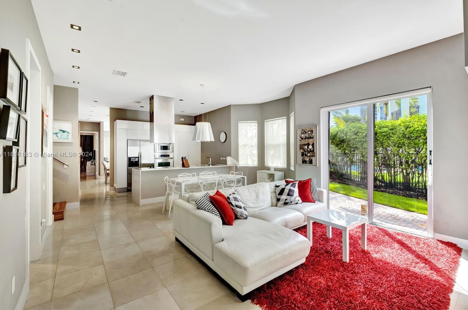 808 Spinnaker Dr, Hollywood FL 33019-5027 exterior