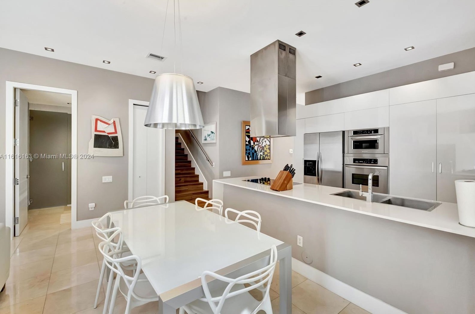 808 Spinnaker Dr, Hollywood FL 33019-5027 exterior